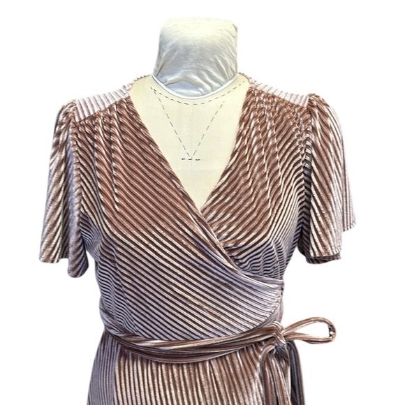 BALTIC BORN Women’s Andi Ribbed Velvet Wrap Dress Maxi Champagne Wedding XXL - Picture 9 of 17